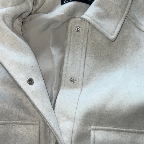🌴Zara CROPPED SOFT JACKET - snap closure  💯 polyester off white Size S - Picture 6 of 8